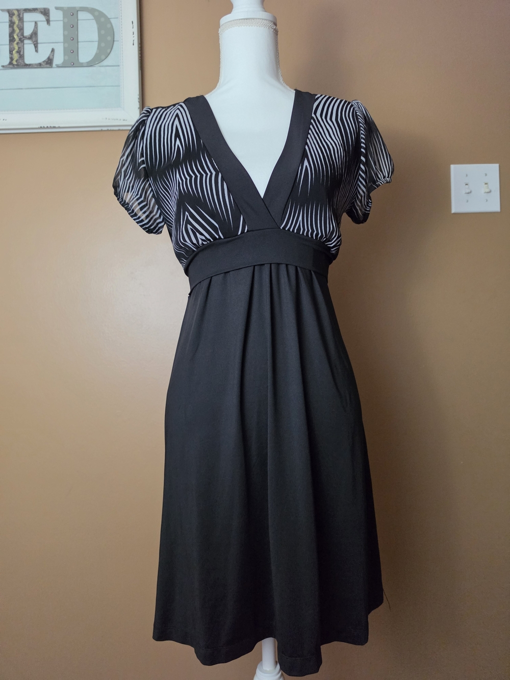Black and White V-Neck Empire Waist Dress